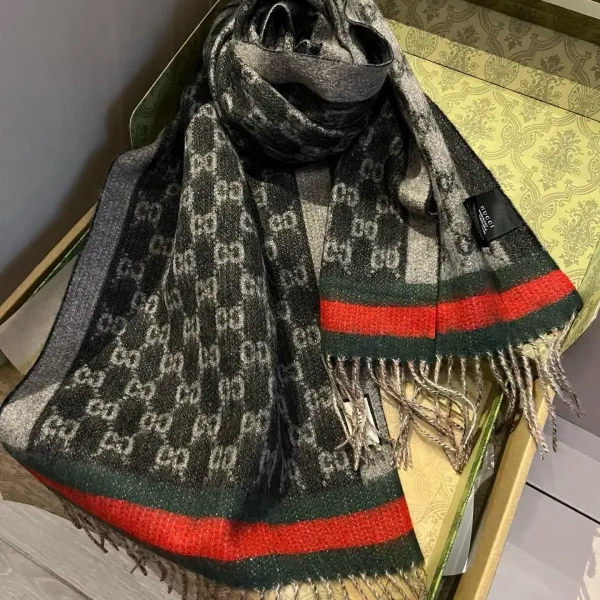 【GUCCI グッチ】スカーフ 32*210CM 241209 【GUCCI グッチ】スカーフ 32*210CM 241209