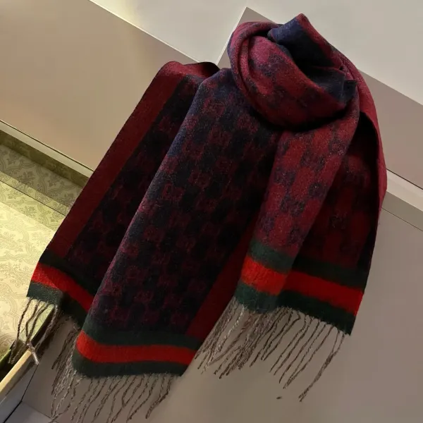【GUCCI グッチ】スカーフ 32*210CM 241209 【GUCCI グッチ】スカーフ 32*210CM 241209