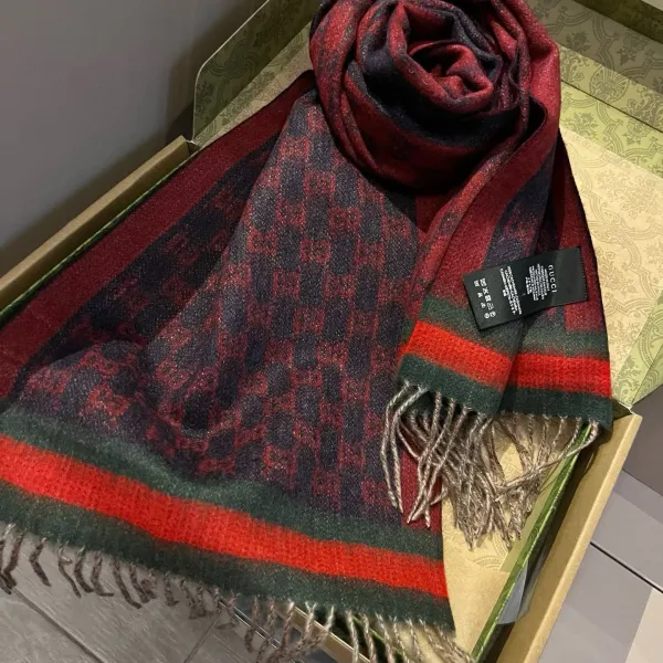 【GUCCI グッチ】スカーフ 32*210CM 241209 【GUCCI グッチ】スカーフ 32*210CM 241209