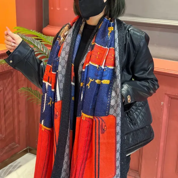 【GUCCI グッチ】スカーフ 110*200CM 241209 【GUCCI グッチ】スカーフ 110*200CM 241209
