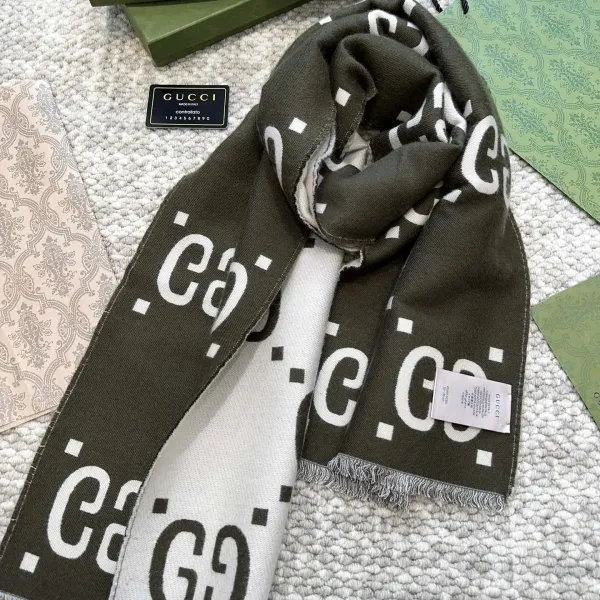 【GUCCI グッチ】スカーフ 30*180CM 241209 【GUCCI グッチ】スカーフ 30*180CM 241209