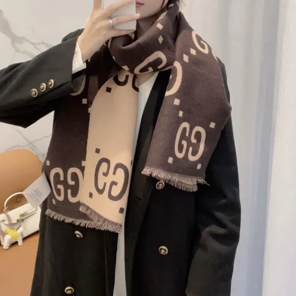 【GUCCI グッチ】スカーフ 30*180CM 241209 【GUCCI グッチ】スカーフ 30*180CM 241209