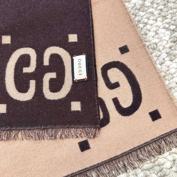 【GUCCI グッチ】スカーフ 30*180CM 241209 【GUCCI グッチ】スカーフ 30*180CM 241209