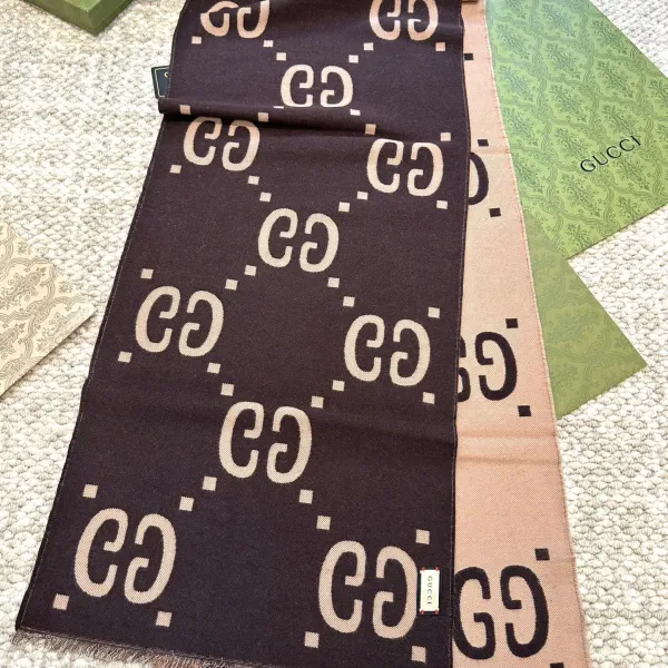 【GUCCI グッチ】スカーフ 30*180CM 241209 【GUCCI グッチ】スカーフ 30*180CM 241209
