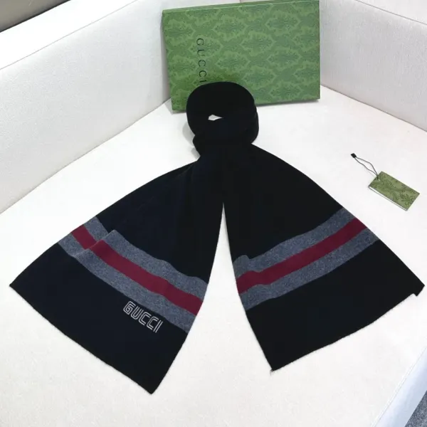 【GUCCI グッチ】スカーフ  32*180CM  241209