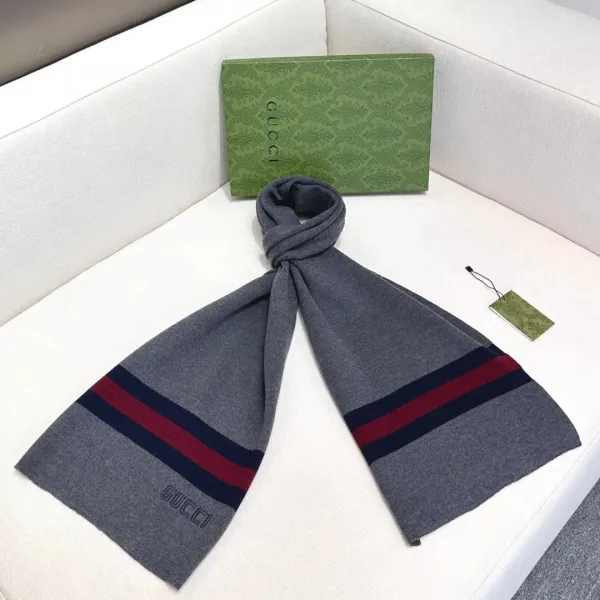 【GUCCI グッチ】スカーフ  32*180CM  241209