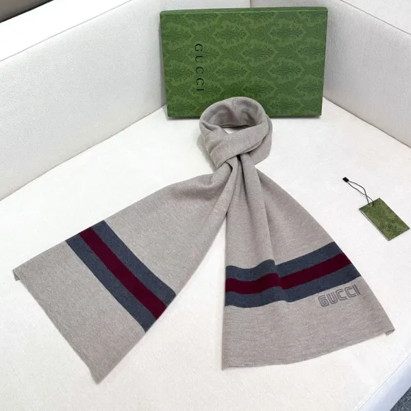 【GUCCI グッチ】スカーフ  32*180CM  241209