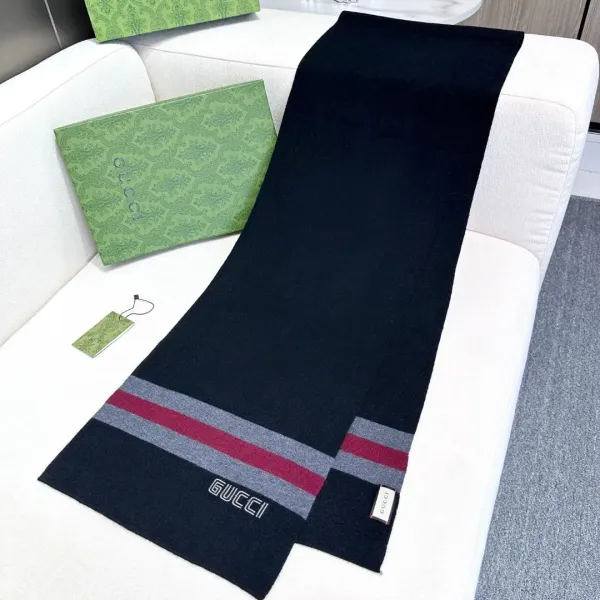 【GUCCI グッチ】スカーフ  32*180CM  241209