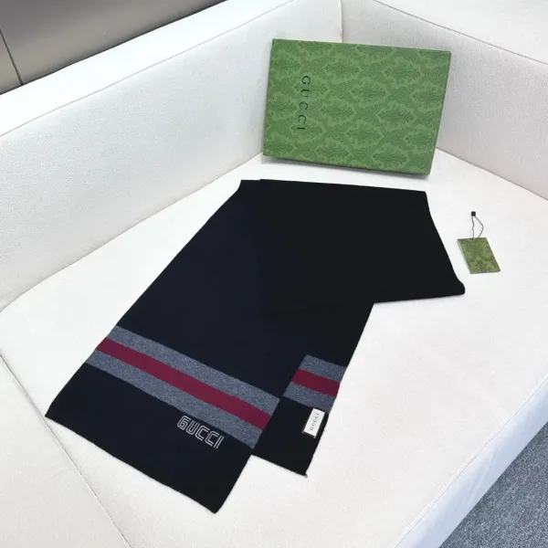 【GUCCI グッチ】スカーフ  32*180CM  241209