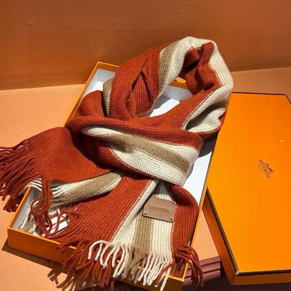 【GUCCI グッチ】スカーフ 30*180CM 241209 【GUCCI グッチ】スカーフ 30*180CM 241209