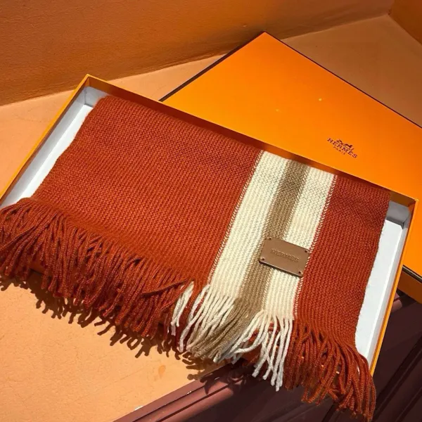 【GUCCI グッチ】スカーフ 30*180CM 241209 【GUCCI グッチ】スカーフ 30*180CM 241209