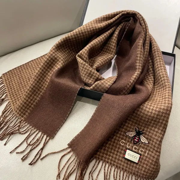 【GUCCI グッチ】スカーフ 32*180CM 241209 【GUCCI グッチ】スカーフ 32*180CM 241209