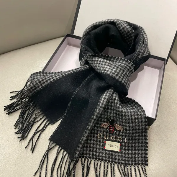【GUCCI グッチ】スカーフ 32*180CM 241209 【GUCCI グッチ】スカーフ 32*180CM 241209