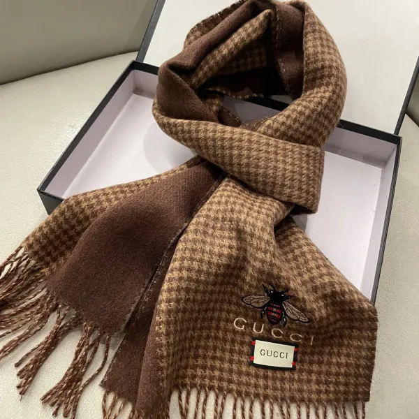 【GUCCI グッチ】スカーフ 32*180CM 241209 【GUCCI グッチ】スカーフ 32*180CM 241209