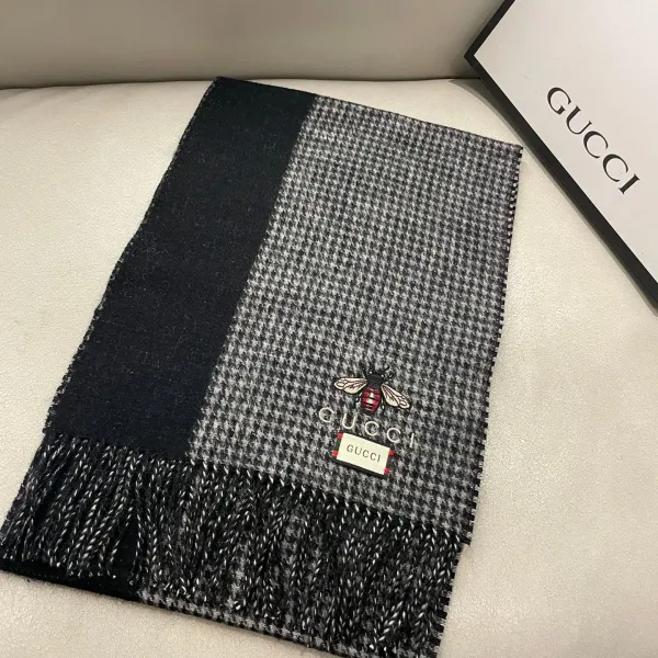 【GUCCI グッチ】スカーフ 32*180CM 241209 【GUCCI グッチ】スカーフ 32*180CM 241209