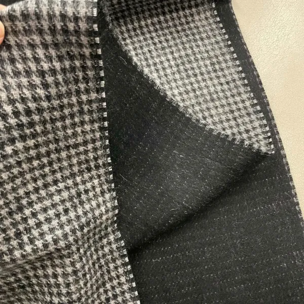 【GUCCI グッチ】スカーフ 32*180CM 241209 【GUCCI グッチ】スカーフ 32*180CM 241209