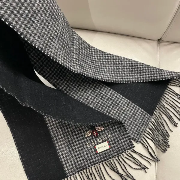 【GUCCI グッチ】スカーフ 32*180CM 241209 【GUCCI グッチ】スカーフ 32*180CM 241209