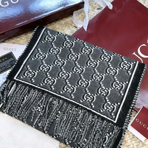 【GUCCI グッチ】スカーフ 33*195CM 241209 【GUCCI グッチ】スカーフ 33*195CM 241209