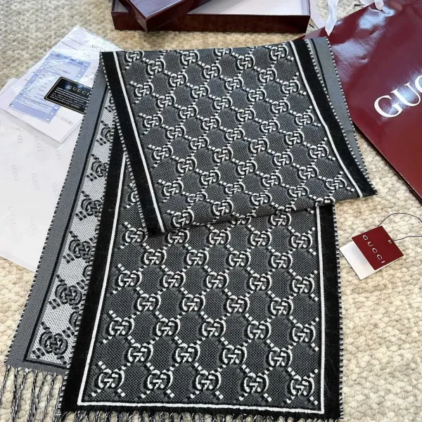【GUCCI グッチ】スカーフ 33*195CM 241209 【GUCCI グッチ】スカーフ 33*195CM 241209