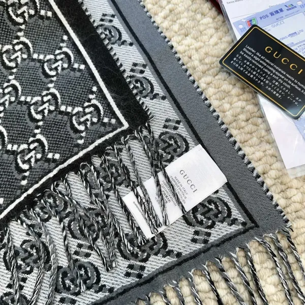 【GUCCI グッチ】スカーフ 33*195CM 241209 【GUCCI グッチ】スカーフ 33*195CM 241209