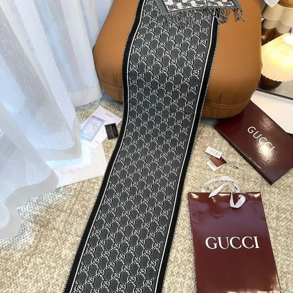 【GUCCI グッチ】スカーフ 33*195CM 241209 【GUCCI グッチ】スカーフ 33*195CM 241209