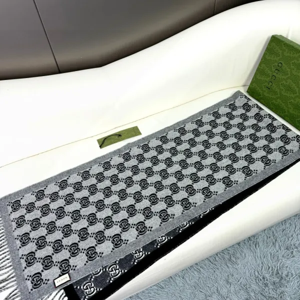 【GUCCI グッチ】スカーフ 180*35CM 241209 【GUCCI グッチ】スカーフ 180*35CM 241209