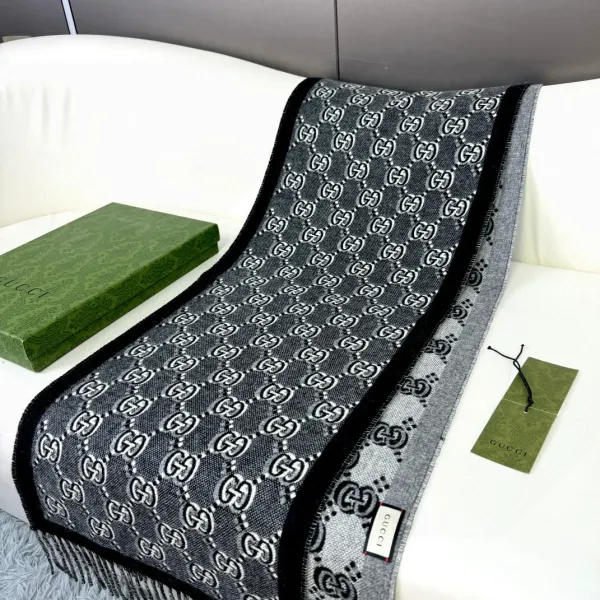 【GUCCI グッチ】スカーフ 180*35CM 241209 【GUCCI グッチ】スカーフ 180*35CM 241209
