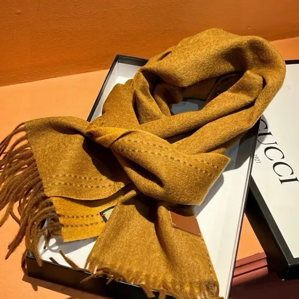【GUCCI グッチ】スカーフ180*35CM  241108