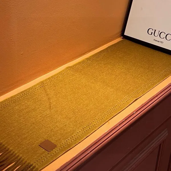 【GUCCI グッチ】スカーフ180*35CM  241108