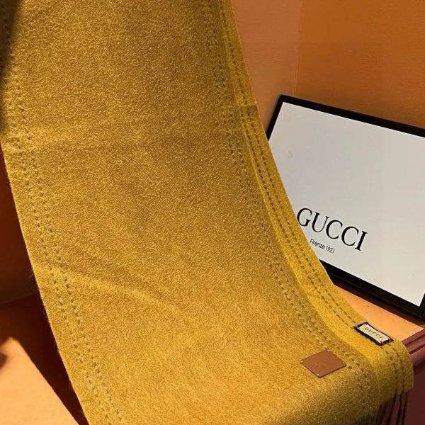 【GUCCI グッチ】スカーフ180*35CM  241108