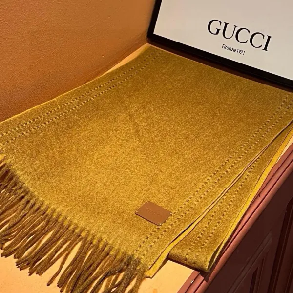 【GUCCI グッチ】スカーフ180*35CM  241108