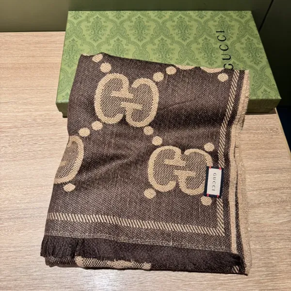 【GUCCI グッチ】スカーフ45*195CM 241108 【GUCCI グッチ】スカーフ45*195CM 241108