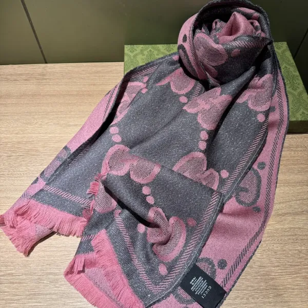 【GUCCI グッチ】スカーフ45*195CM 241108 【GUCCI グッチ】スカーフ45*195CM 241108
