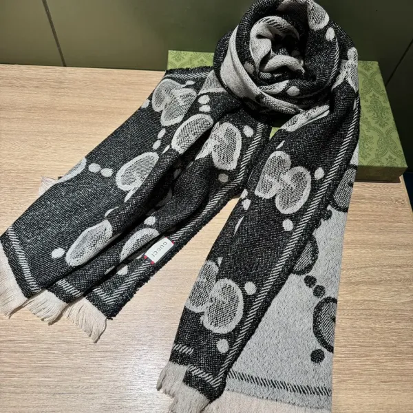 【GUCCI グッチ】スカーフ45*195CM 241108 【GUCCI グッチ】スカーフ45*195CM 241108
