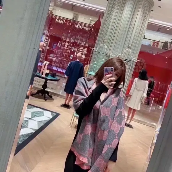 【GUCCI グッチ】スカーフ45*195CM 241108 【GUCCI グッチ】スカーフ45*195CM 241108
