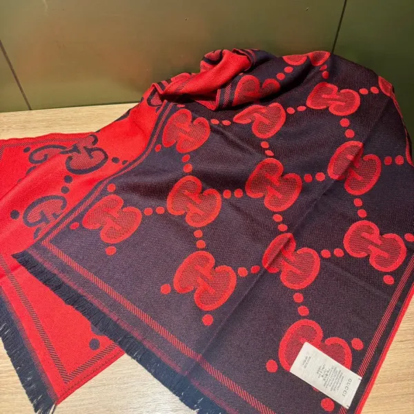 【GUCCI グッチ】スカーフ50*200CM 241108 【GUCCI グッチ】スカーフ50*200CM 241108