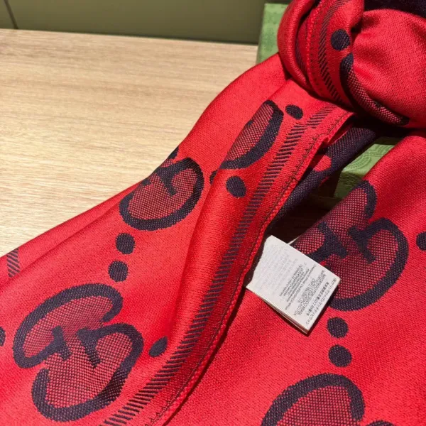 【GUCCI グッチ】スカーフ50*200CM 241108 【GUCCI グッチ】スカーフ50*200CM 241108