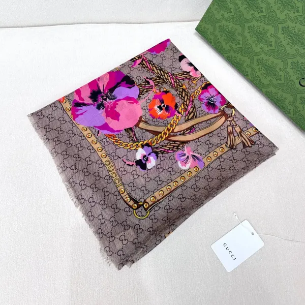 【GUCCI グッチ】スカーフ140*140CM 241108 【GUCCI グッチ】スカーフ140*140CM 241108