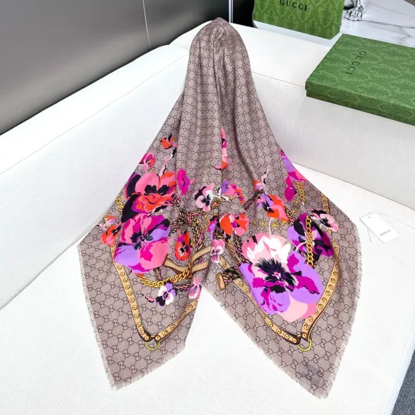 【GUCCI グッチ】スカーフ140*140CM 241108 【GUCCI グッチ】スカーフ140*140CM 241108