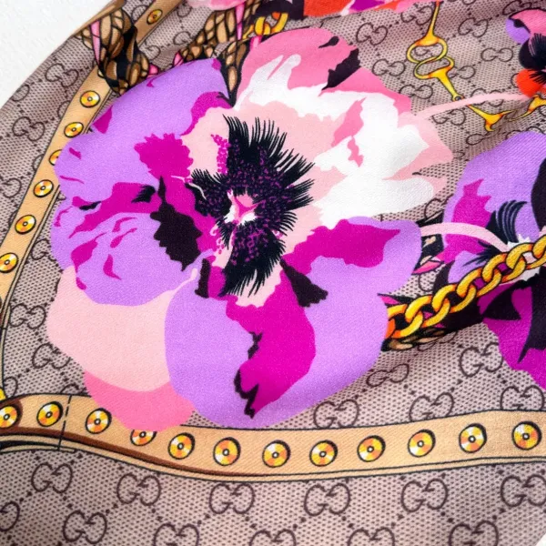 【GUCCI グッチ】スカーフ140*140CM 241108 【GUCCI グッチ】スカーフ140*140CM 241108
