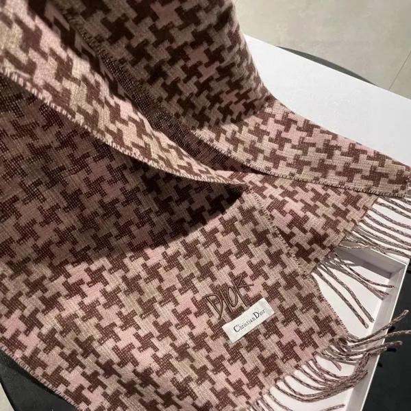 【DIOR ディオール 】スカーフ 70*200cm 241210 【DIOR ディオール 】スカーフ 70*200cm 241210
