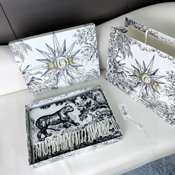 【DIOR ディオール 】スカーフ 70*200cm 241210 【DIOR ディオール 】スカーフ 70*200cm 241210