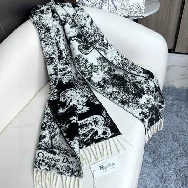 【DIOR ディオール 】スカーフ 70*200cm 241210 【DIOR ディオール 】スカーフ 70*200cm 241210