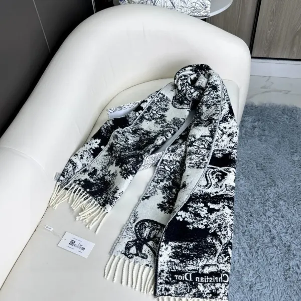 【DIOR ディオール 】スカーフ 70*200cm 241210 【DIOR ディオール 】スカーフ 70*200cm 241210