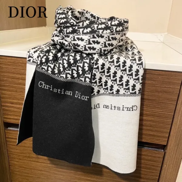 【DIOR ディオール 】スカーフ 32*180cm 241210 【DIOR ディオール 】スカーフ 32*180cm 241210