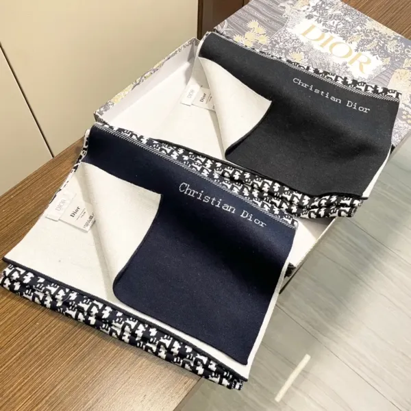 【DIOR ディオール 】スカーフ 32*180cm 241210 【DIOR ディオール 】スカーフ 32*180cm 241210