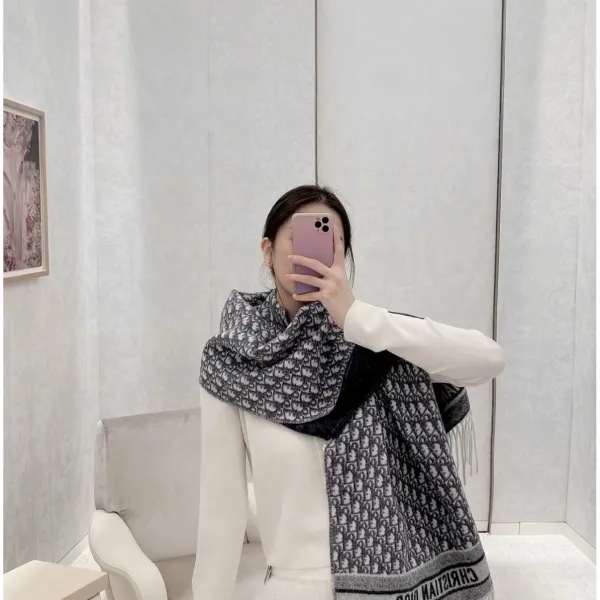 【DIOR  ディオール 】スカーフ  32*180cm  241210