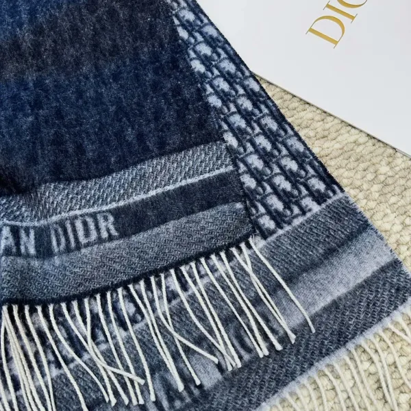 【DIOR  ディオール 】スカーフ  32*180cm  241210