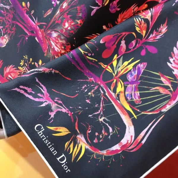 【DIOR ディオール 】スカーフ90*90cm 241108 【DIOR ディオール 】スカーフ90*90cm 241108