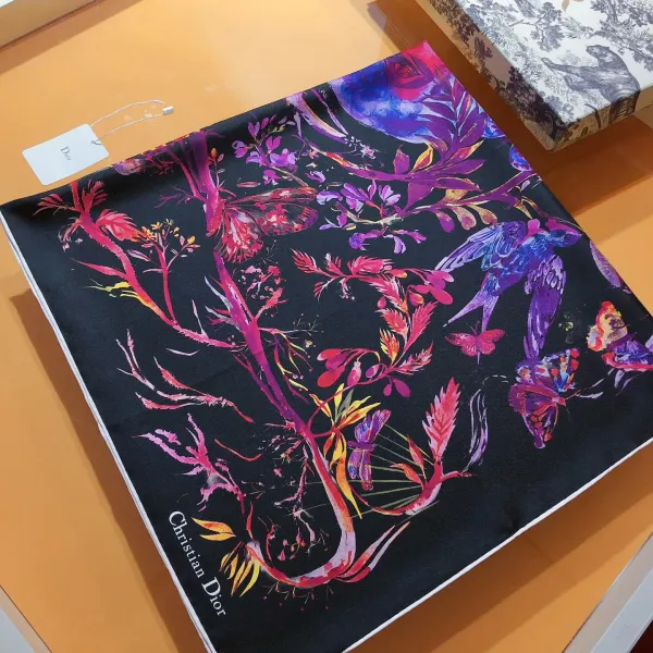 【DIOR ディオール 】スカーフ90*90cm 241108 【DIOR ディオール 】スカーフ90*90cm 241108